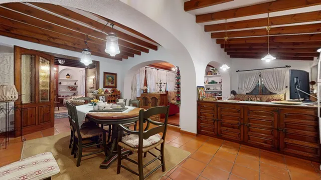 MAITINO AMPLIO CHALET CON PISCINA, PISTA DE TENIS CON VESTUARIOS Y BARBACOA — 9