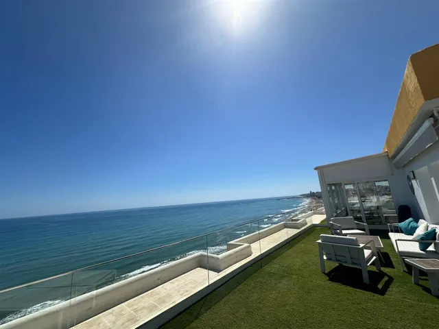 1ª Línea Playa Fuengirola - Super Atico 2 Dormitorios, Vistas al mar y Piscina, Gran Terraza, Sauna — 32