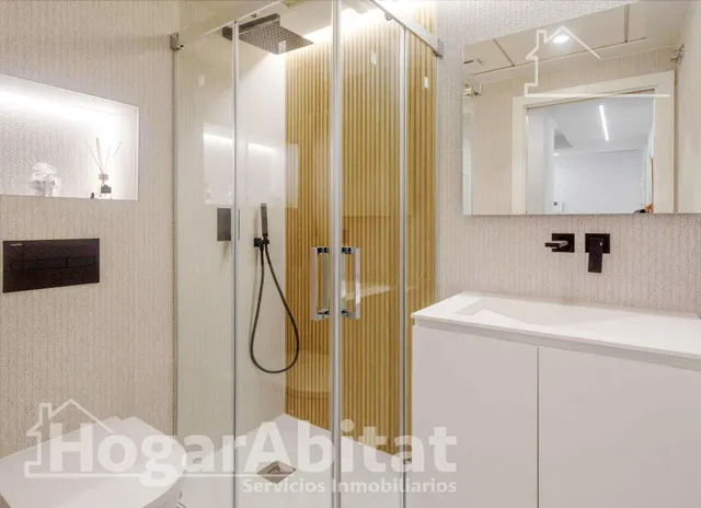 ¡ESPECTACULAR, A ESTRENAR! EXTERIOR EN RESIDENCIAL CON GARAJE Y PISCINA — 16