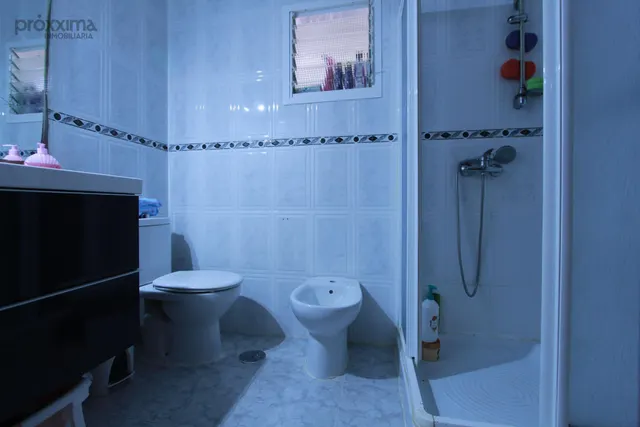 VIVIENDA AMPLIA, ASCENSOR Y TERRAZA INTEGRADA EN EL SALÓN — 18