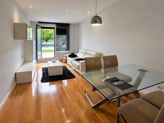 Alquiler fijo en san román, Santander – bajo con terraza, jardín y piscina comunitaria — 2