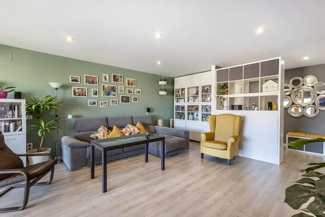 PISO REFORMADO CON VISTAS PANORÁMICAS A UN PASO DEL CENTRO DE GRANADA — 9