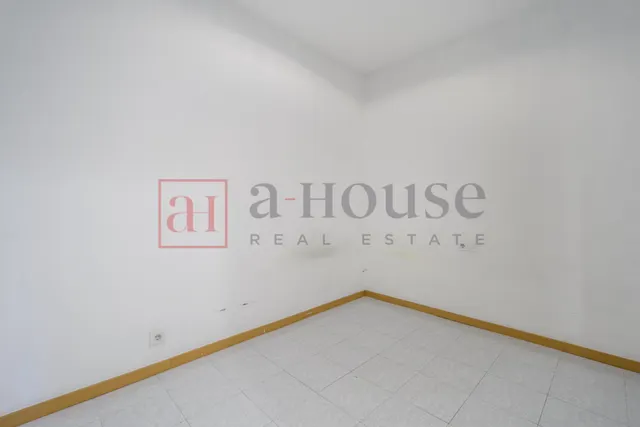 PISO ALTO Y LUMINOSO PARA REFORMAR CON DOBLE ORIENTACIÓN EN LA NOVA ESQUERRA DE L'EIXAMPLE — 22