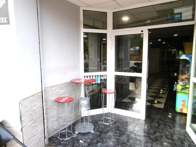 SOLAR CON LOCAL COMERCIAL EN PLANTA BAJA ACTUALMENTE CON NEGOCIO DE BAR — 13