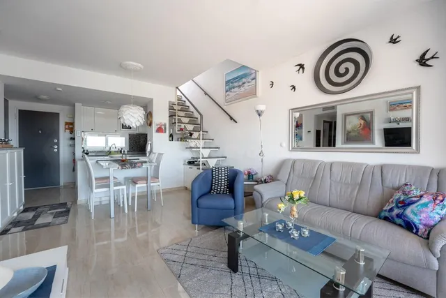 ÁTICO MODERNO DE 2 habitaciones CON VISTAS AL MAR Y SOLARIUM - foto 4