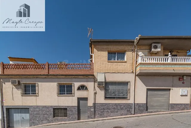 Gran Casa en Esquina en Atarfe – 4 Dormitorios, Piscina, Gar - foto 4