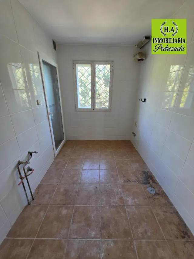 Encantadora Parcela de Oportunidad con Piscina Privada — 15