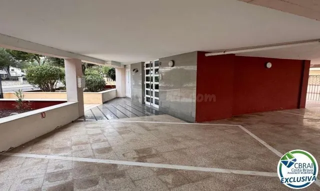 Plaza de aparcamiento en venta - Centro Comercial Santa Marg - foto 2