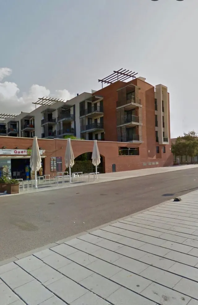 ¡Oportunidad Única en Cubelles! Local Comercial Reformado con Terraza y Vistas al Mar — 31