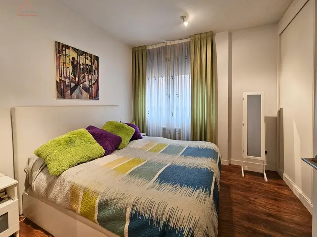 Inmueble en venta con terraza, plaza de garaje y trastero junto al Metro Urgel! — 19