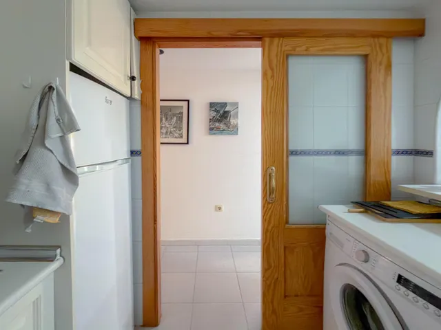 Amplio apartamento con 3 dormitorios y gran terraza con vistas a la piscina + Garaje incluido en el precio — 16