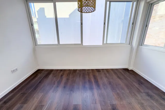 Amplio piso reformado en segunda línea de la Playa del Cura — 142 m2, 4 dormitorios, vistas al mar y orientación suroeste — 8