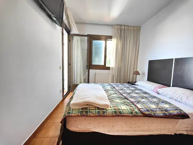 Casa adosada en Calafell de 3 habitaciones y gran jardín cerca del tren — 24