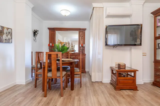 CHALET CON PISCINA Y JARDÍN A SOLO 10 MINUTOS DE GRANADA — 26