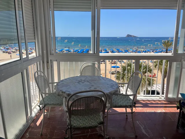 Alquiler larga temporada invierno,oct-jun con de 2 dormitorios en Benidorm primera linea mar,soleado — 34