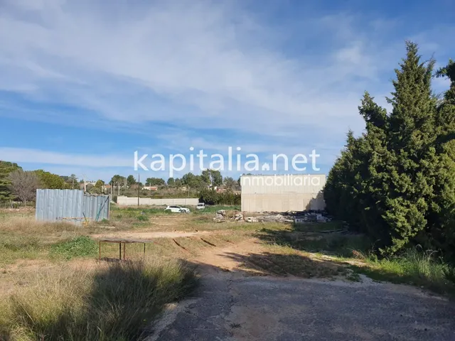 Terreno residencial con naves a la venta en Ontinyent. — 4