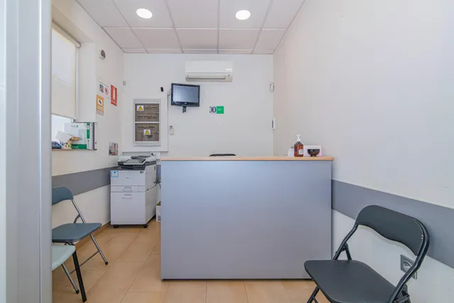 OPORTUNIDAD LOCAL COMERCIAL EN RENTABILIDAD EN EL BARRIO ALBAYDA — 11