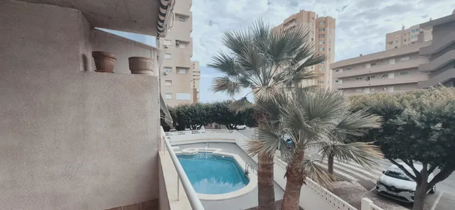 Se vende piso de 2 dormitorios con amplia terraza, garaje y trastero en Aguadulce Sur — 14