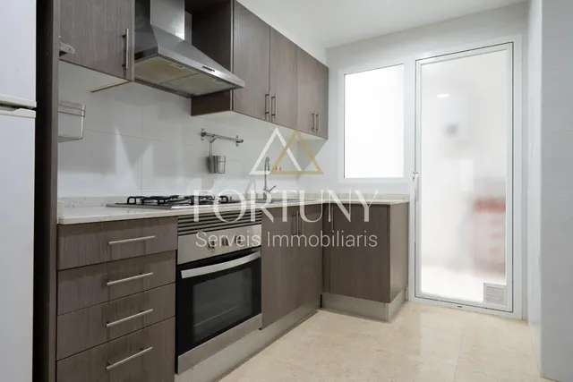 Piso en venta en Av Carrilet, Reus. - foto 3