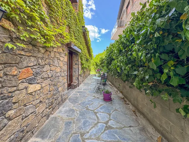 Una casa unifamiliar con jardín de 125 m2, sol y vistas a 5  - foto 5
