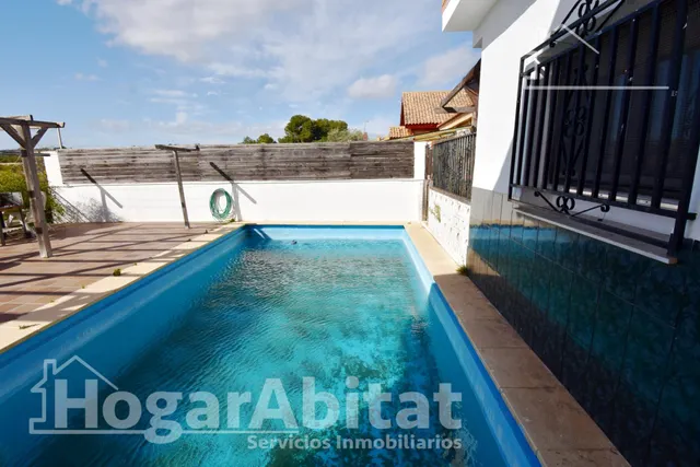 CHALET CON PISCINA, GARAJE Y TERRAZA — 14
