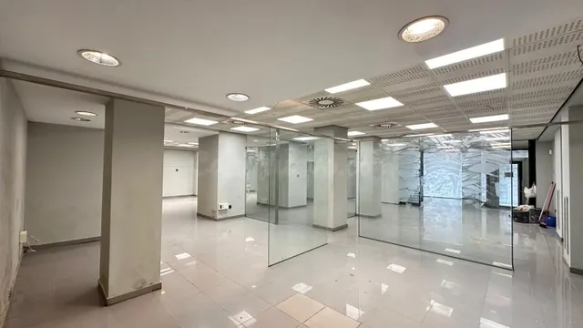 Local comercial en alquiler en plena Calle Ingeniero Balague - foto 4