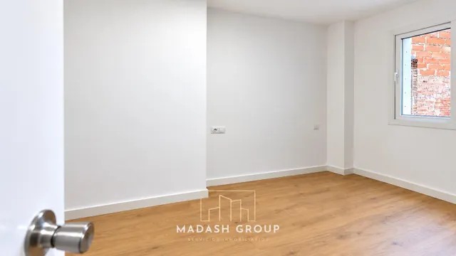 Vivienda con terraza detrás de la iglesia de Reus — 8