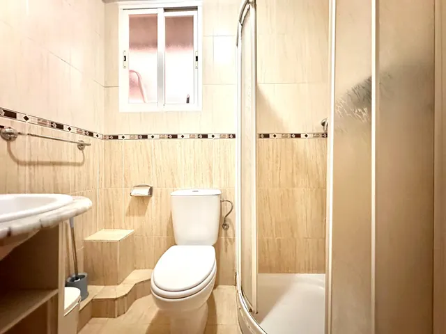 Piso en venta en Avenida Dilar — 25
