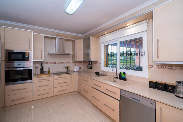 Villa  de 5 dormitorios en venta en Orba, Costa Blanca. — 4