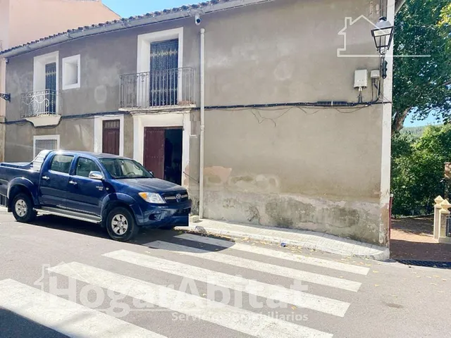 ESPACIOSA CASA CON TERRAZA Y GARAJE — 17