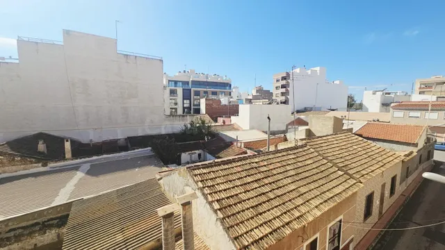 Amplio piso en el centro y a dos minutos de la playa de Guar - foto 5
