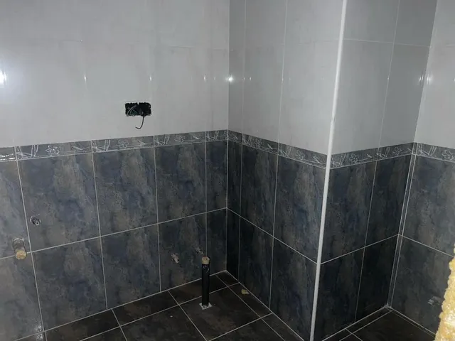 EDIFICIO EN CUATROVIENTOS — 14