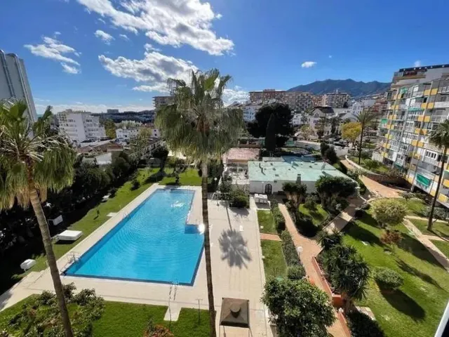 Amplio Piso en Benalmádena con Vistas y Excelentes Amenidade