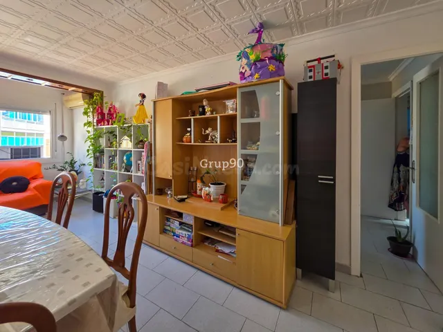 PISO LUMINOSO JUNTO A PLAZA EUROPA – 3 habitaciones — 4