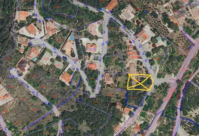 OPORTUNIDAD PARCELA URBANA EN URBANIZACION LA SERRETA — 3
