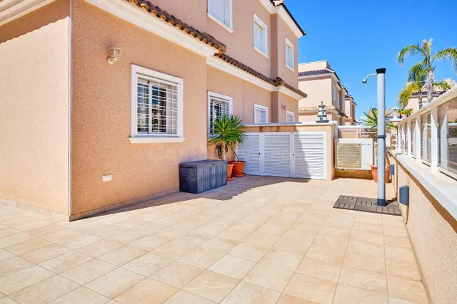 Bungalo planta baja con 2 terrazas - foto 3