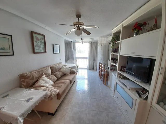 Apartamento de un dormitorio, baño y aseo en 2ª línea playa 