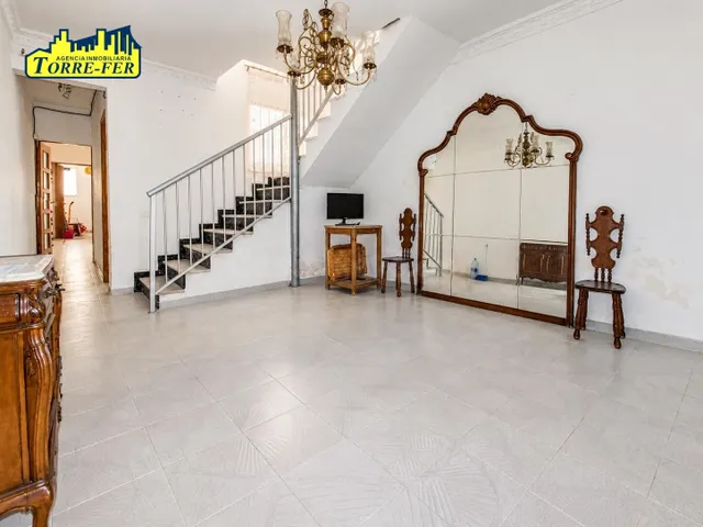 CASA EN VENTA EN LOS MOLINOS, JUNTO A CALLE MANUEL AZAÑA Y C - foto 2