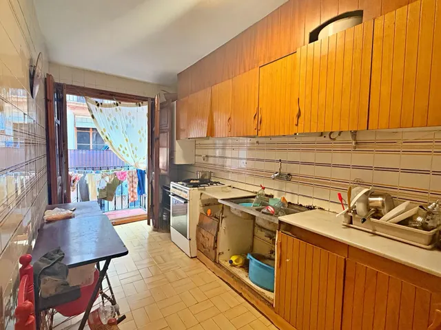 Piso de 4 habitaciones con ascensor en la calle Sant Blai, cerca de la universidad — 34