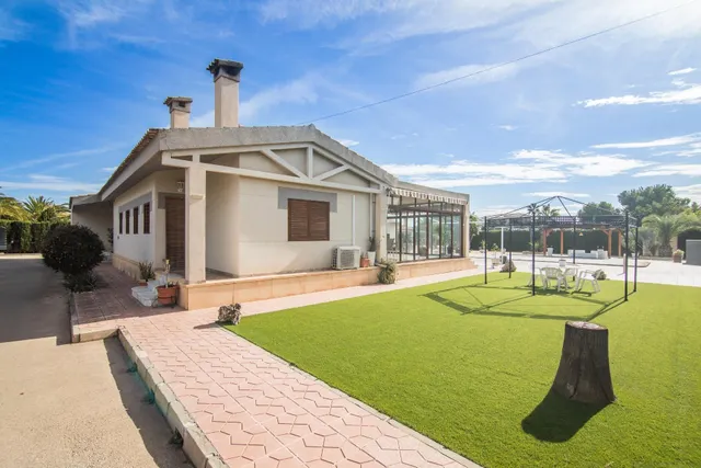 Chalet independiente de lujo en suelo urbanizable — 2