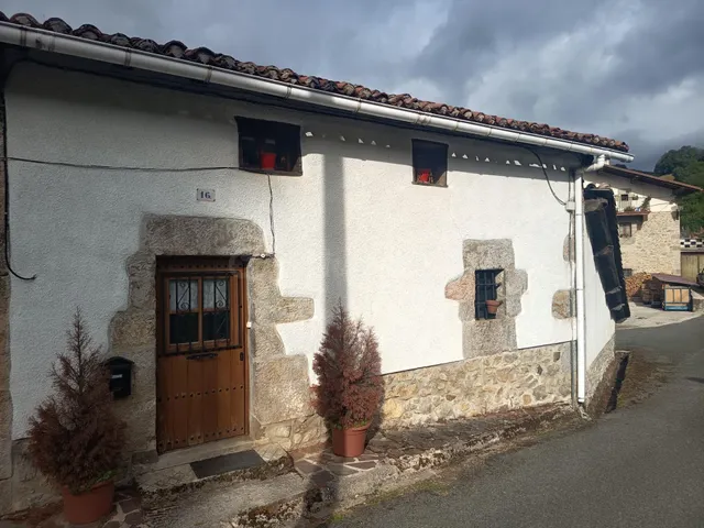 Conjunto Inmobiliario con Caserío tradicional y terreno. - foto 2
