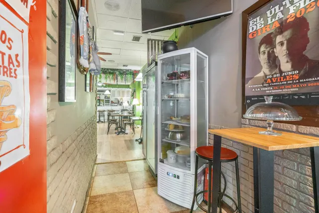Oportunidad de Traspaso: Bar Restaurante en Funcionamiento en Oviedo — 19