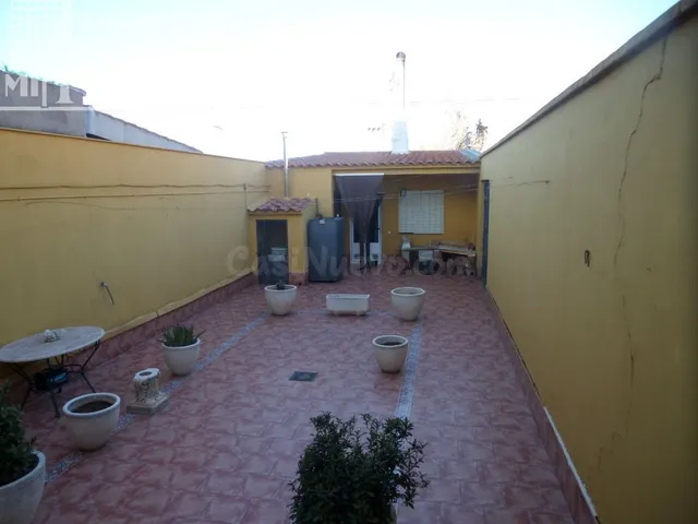 CASA ADOSADA CON COCINA AMUEBLADA, COCINA CAMPERA, GARAJE PR