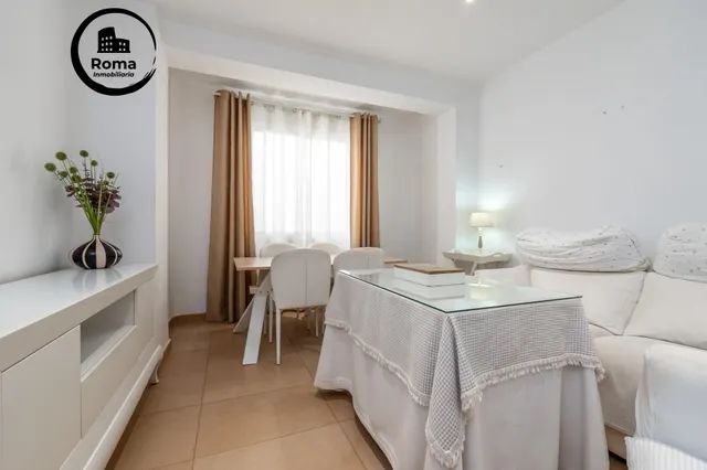 Piso de 87 m2 con 3 dormitorios en Pedro Antonio de Alarcón 27, junto a Recogidas — 27