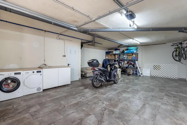 Amplia casa de 182 m2 con patio, gran sótano y a menos de 5 minutos del metro — 28