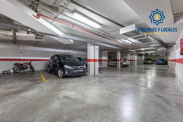 Piso en urbanización con piscina en Las Gabias — 16