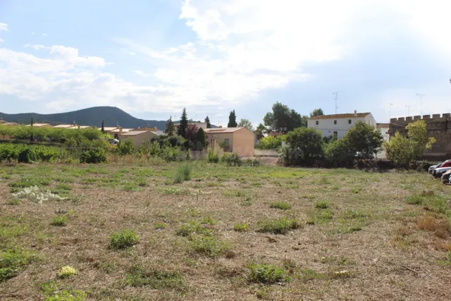 Gran Parcela de 1.800m2 para 8 casas adosadas - foto 3