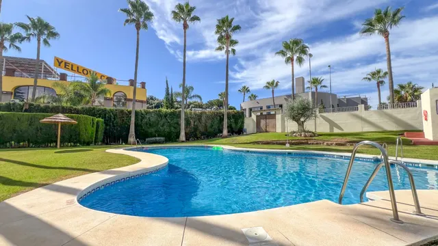 Casa adosada de 4 dormitorios en El Rosario, Marbella — 14