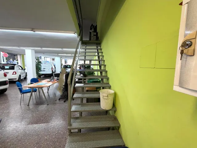 Amplio Local Comercial en el Centro de Santa Coloma de Gramanet por €290,000 — 7