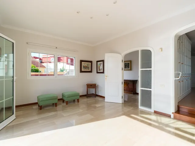 Chalet independiente con jardín y piscina privada en La Garita precio negociable — 19